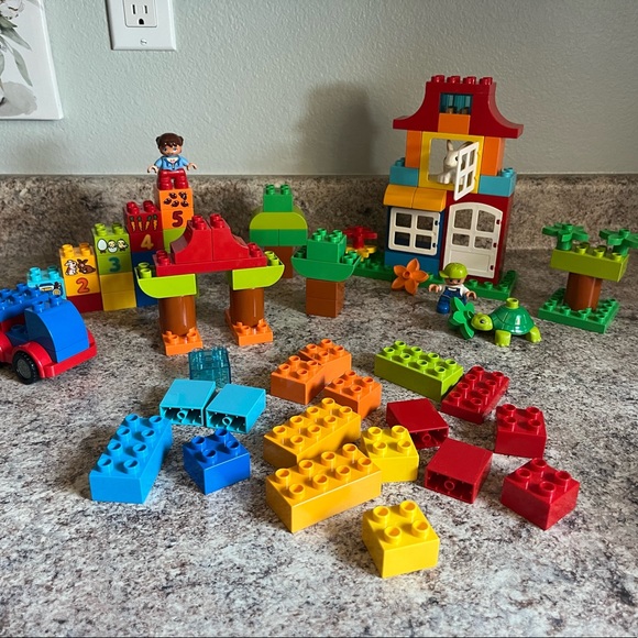 LEGO DUPLO Deluxe Box of Fun 10580 - Picture 1 of 5